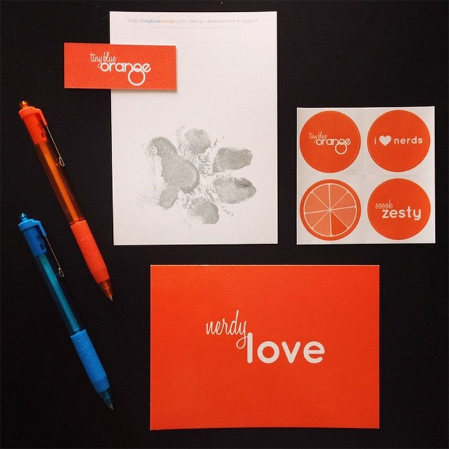 tiny blue orange // sending a welcome kit to clients